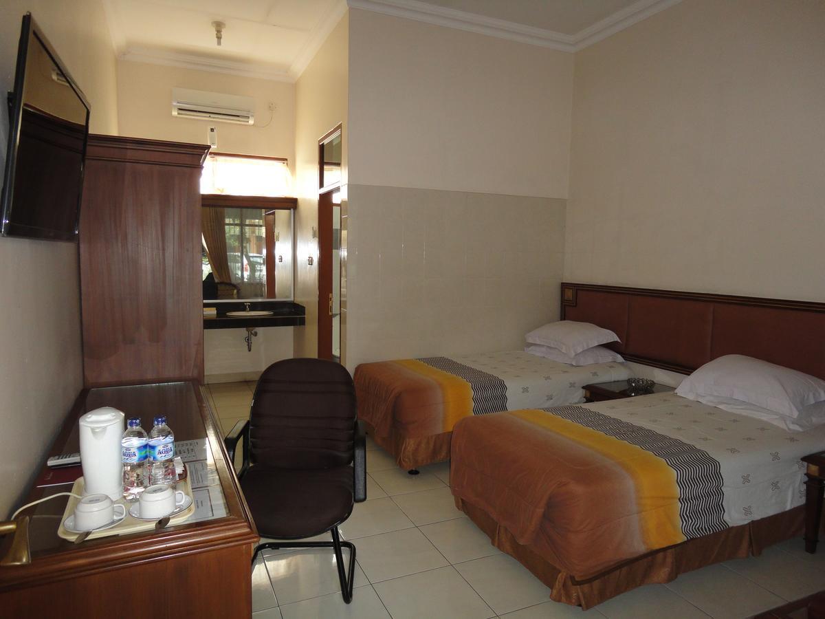 Langensari Hotel Cirebon Εξωτερικό φωτογραφία