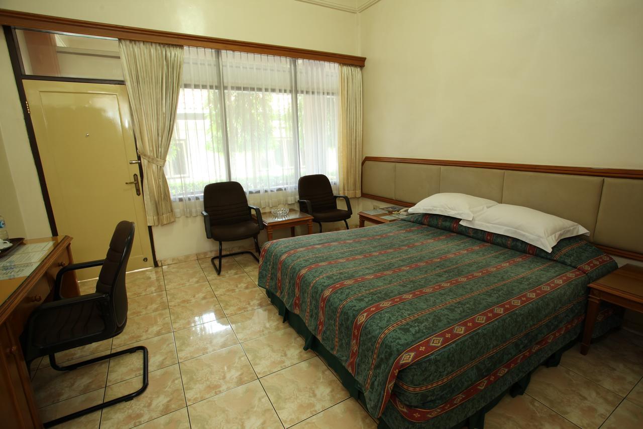 Langensari Hotel Cirebon Εξωτερικό φωτογραφία