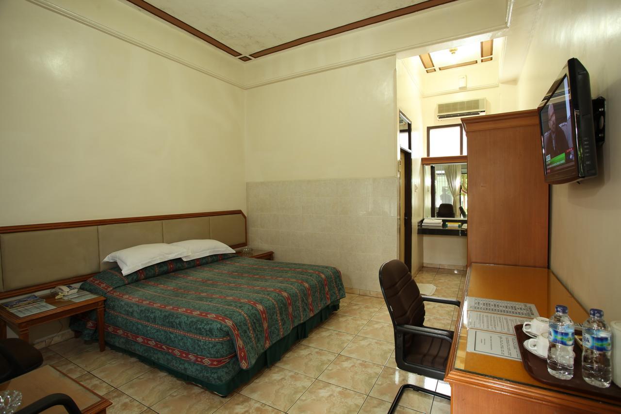 Langensari Hotel Cirebon Εξωτερικό φωτογραφία
