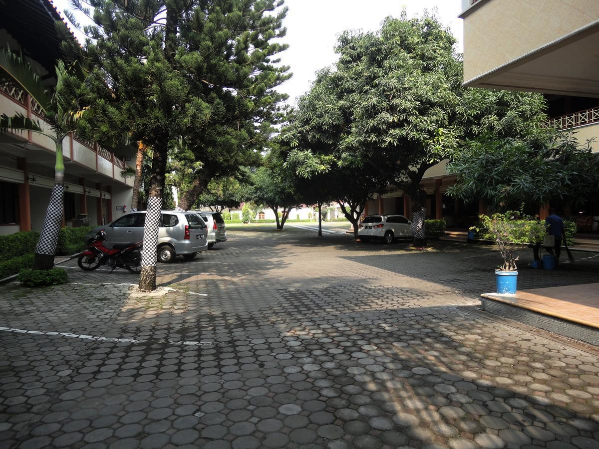 Langensari Hotel Cirebon Εξωτερικό φωτογραφία