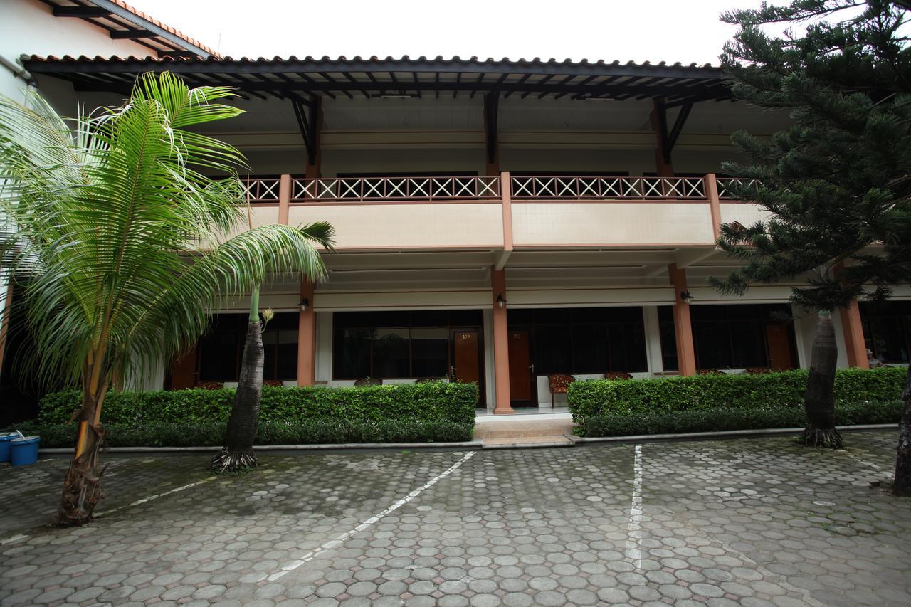 Langensari Hotel Cirebon Εξωτερικό φωτογραφία