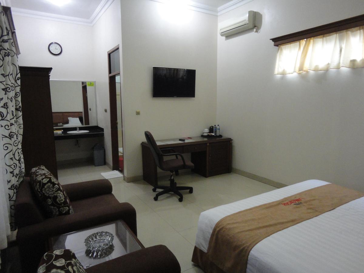 Langensari Hotel Cirebon Εξωτερικό φωτογραφία