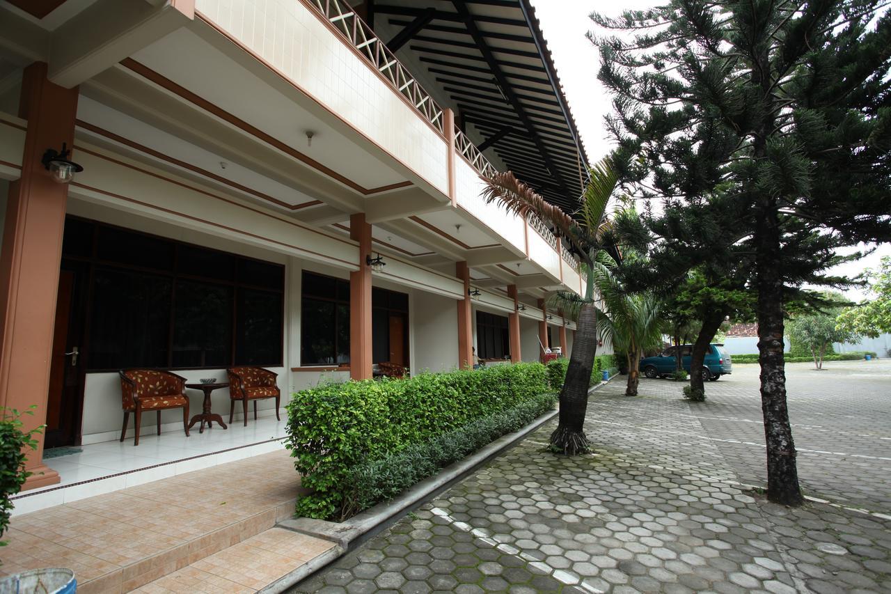 Langensari Hotel Cirebon Εξωτερικό φωτογραφία