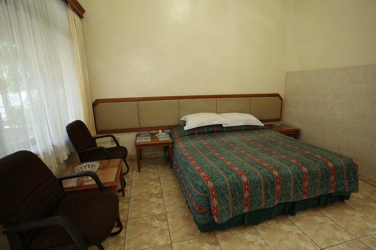 Langensari Hotel Cirebon Εξωτερικό φωτογραφία